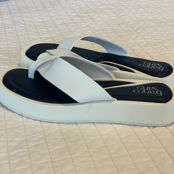 Worn once. Beautiful, trendy sandals. Perfect for summer. Dressy or casual. - Picture 3 of 3